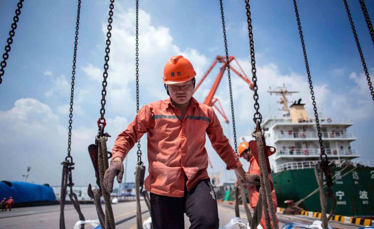 الضغوط على البيت الأبيض للتوصل إلى حل