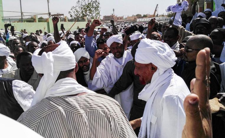 الصادق المهدي زعيم حزب الأمة السوداني