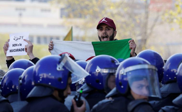 المحتجون في الجزائر