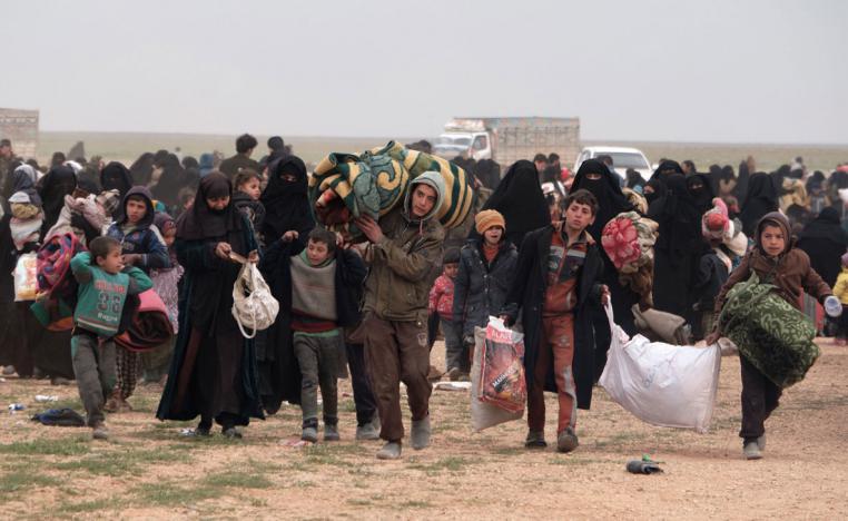 آلاف النازحين من آخر جيب تحت سيطرة داعش