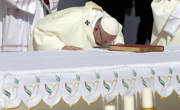 على مقربة من جامع الشيخ زايد