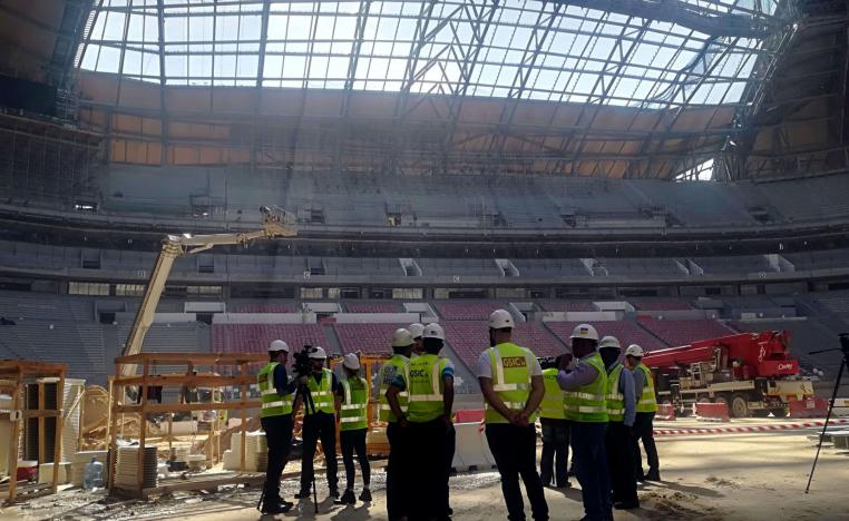 الفيفا يتحمل مسؤولية لوقاية العمال من الاستغلال