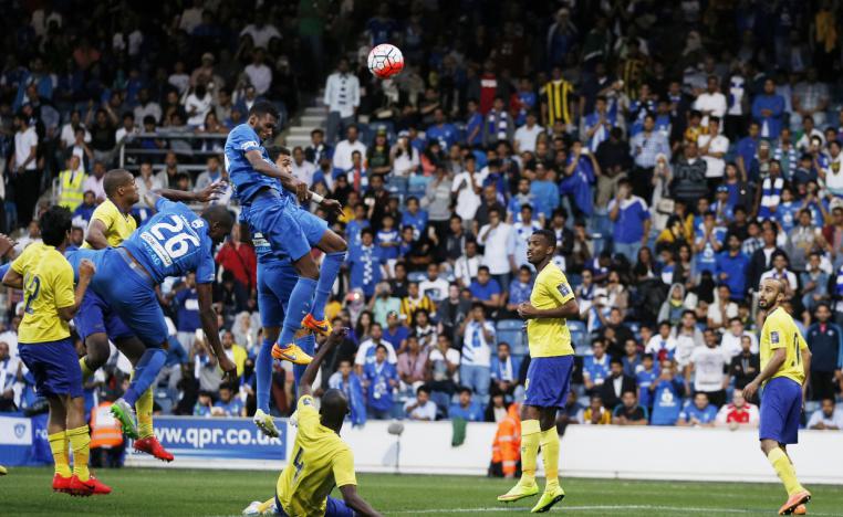 الهلال والنصر في لقاء ضمن الدوري السعودي في 2015