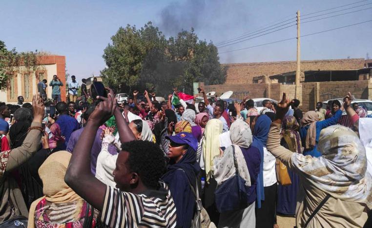 الشارع السوداني يأبى أن يستسلم أمام طوارئ البشير