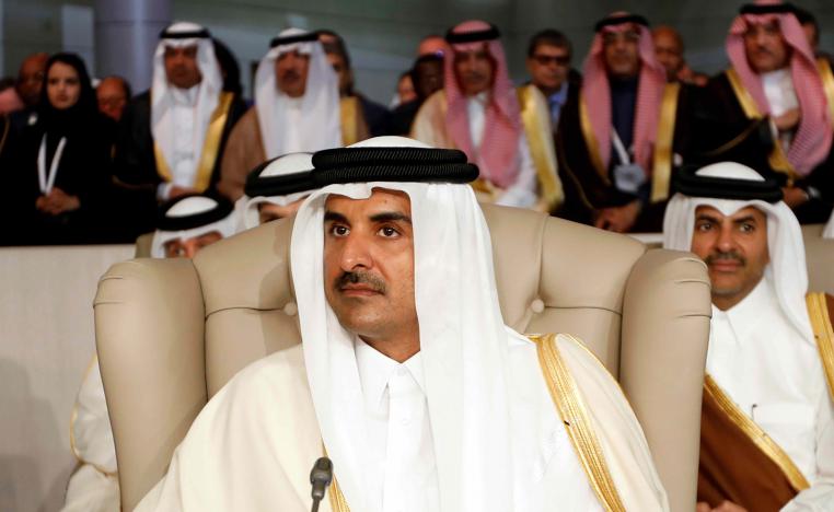 أمير قطر غادر دون إلقاء كلمة في القمة