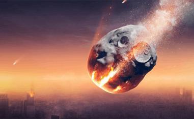 اقتراب النيازك المشتعلة من الأرض كما تصورها أفلام الخيال
