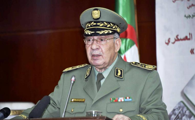 الفريق قايد صالح رئيس هيئة اركان الجيش الجزائري نائب وزير الدفاع