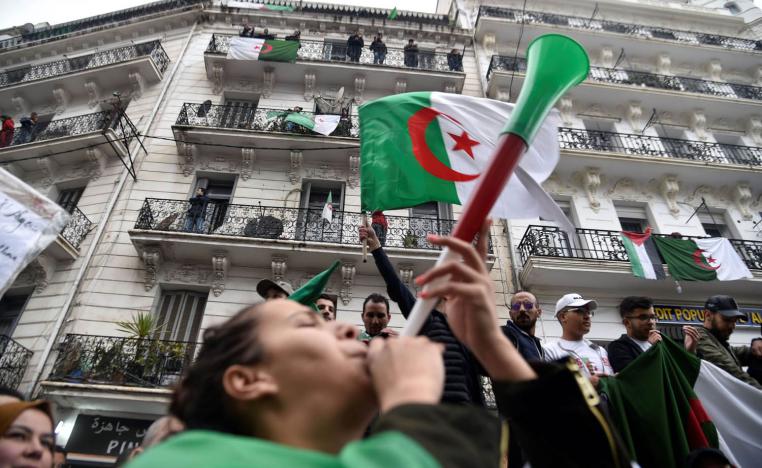 تظاهرة في الجزائر تطالب برحيل فوري لبوتفليقة