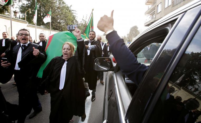 الاحتجاجات تتسع كل يوم في الجزائر