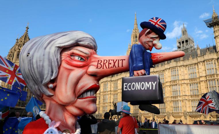 مطالب لإيجاد تسوية ووضع حد لفوضى بريكست