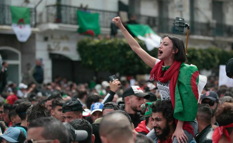 درس في الصحافة وحرية التعبير قدمه المحتجون في الجدزائر