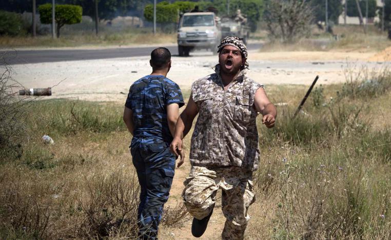 المسلحون يتقهقرون على مشارف طرابلس أمام تواصل قصف قوات الجيش الليبي