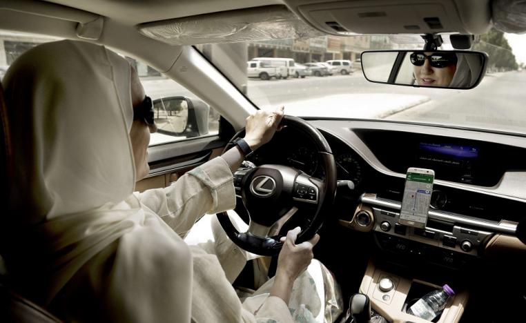 سعودية تشتغل مع تطبيق كريم المملوك لاوبر لنقل الركاب