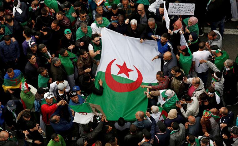المحتجون في الجزائر