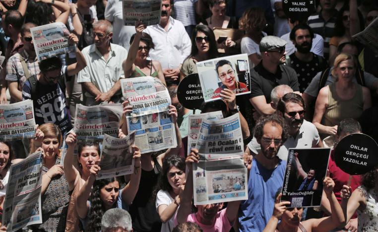 السلطات التركية أغلقت صحيفة "أوزغور غوندم" بتهمة الترويج لحزب العمال الكردستاني