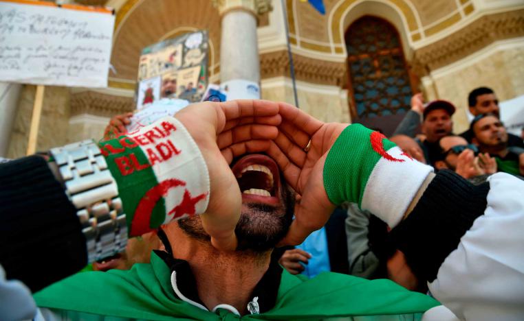 لا صوت يعلو فوق صوت المحتجين في ساحة البريد