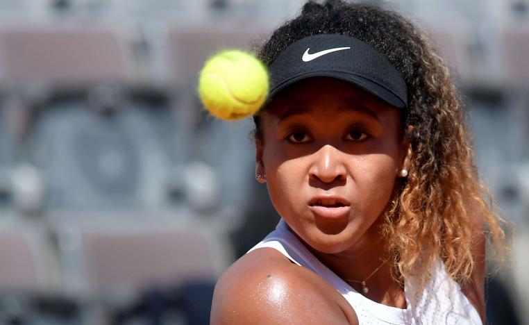 أوساكا تتألق تحت الشمس الساطعة