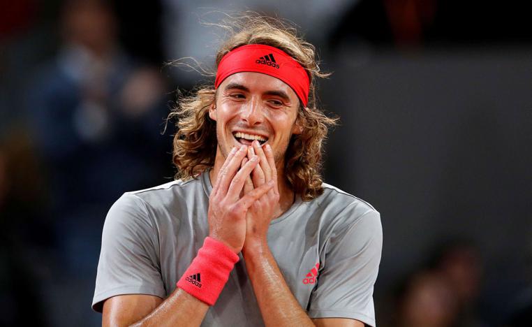 تسيتسيباس يحقق الحلم