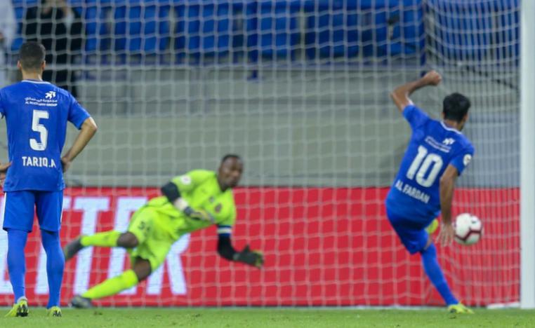 مهاجم شباب الاهلي يهز الشباك  