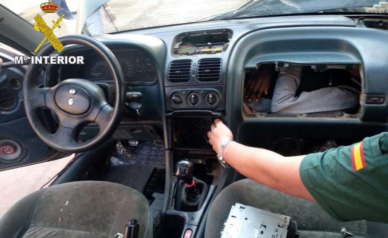 Two of the migrants required medical attention because they showed "symptoms of asphyxia, disorientation and generalised pain"