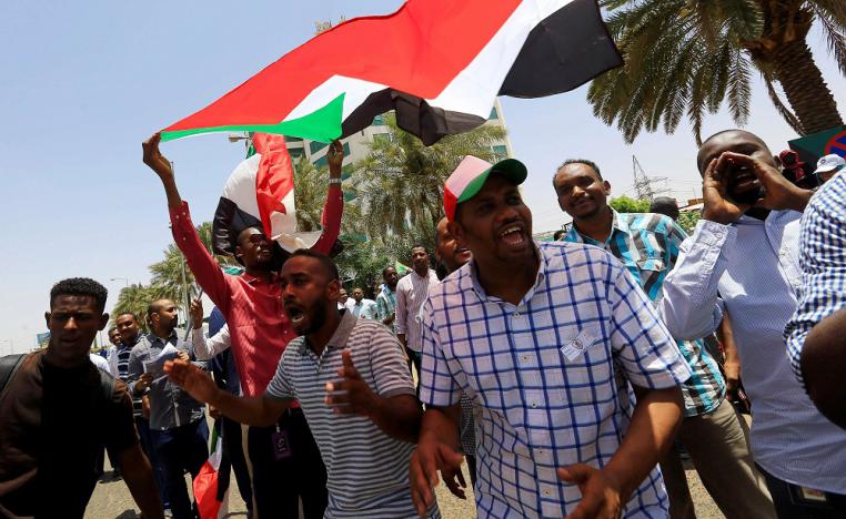 المحتجون في السودان