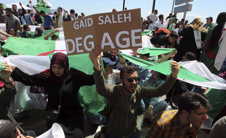 صبر الجزائريين على قايد صالح بدأ ينفذ