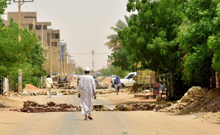 بالكاد رؤية المشاة في شوارع الخرطوم بعد عيد الفطر