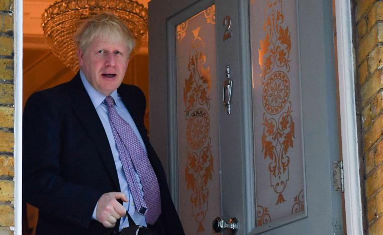 جونسون يقر أنه يحتاج إلى مساعدة بروكسل 