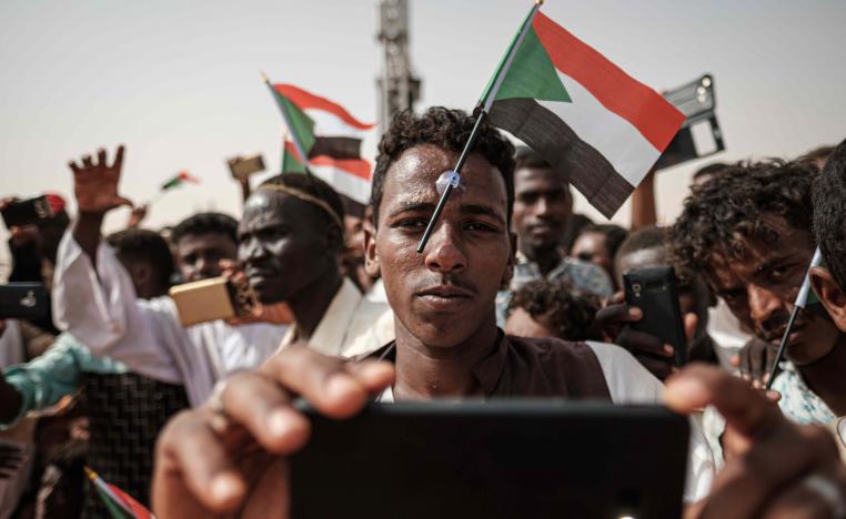 السودانيون يستخدمون الشبكة للإعلان عن تجمعاتهم