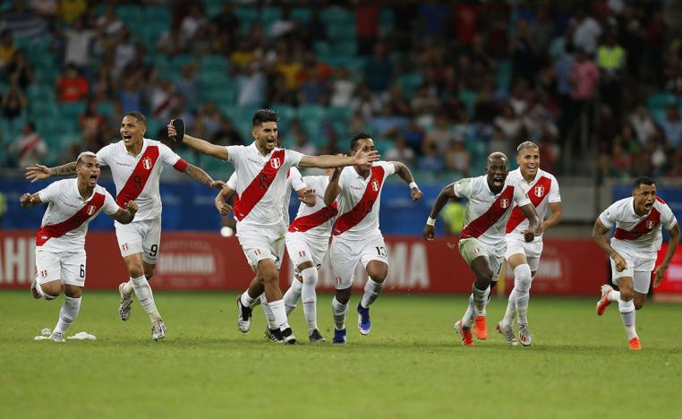 البيرو تباغت الاوروغواي بأداء مثالي