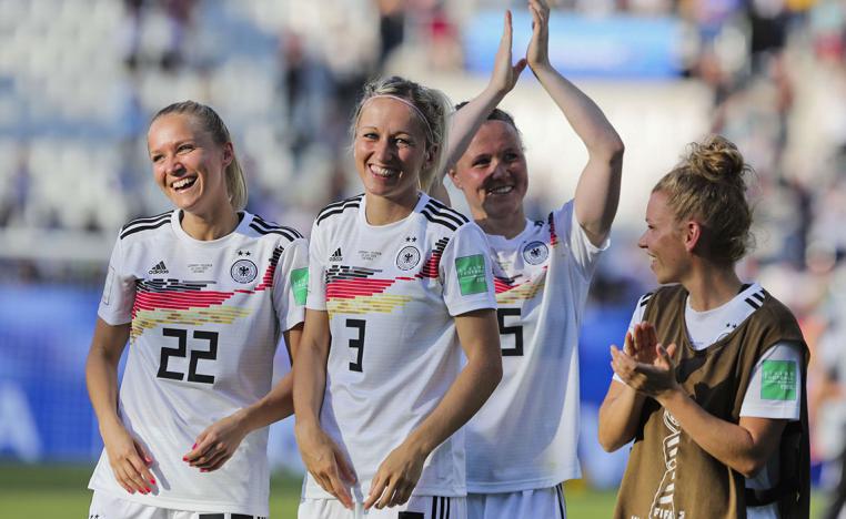 ألمانيا أول المتأهلين الى ربع النهائي