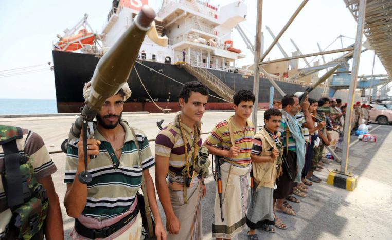 المتمردون الحوثيون في ميناء الحديدة