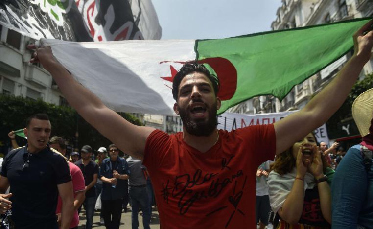المحتجون الجزائريون