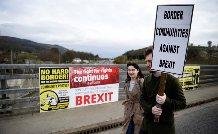 اوروبا تعتبر شبكة الأمان ضمان لتجنب حدود فعلية في إيرلندا