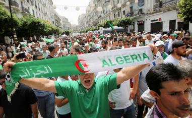 متظاهرون جزائريون في العاصمة