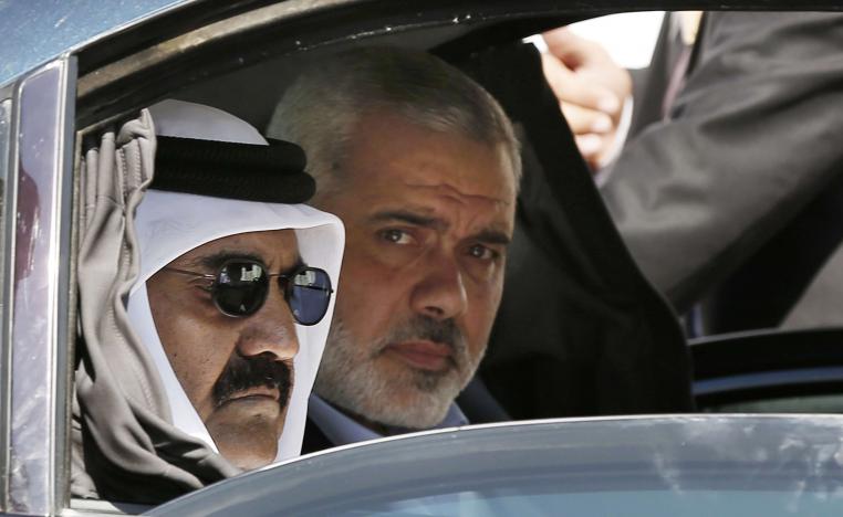 رئيس وزراء حماس اسماعيل هنية وامير قطر السابق الشيخ حمد بن خليفة ال ثاني
