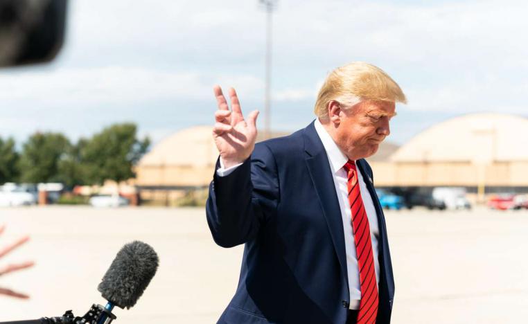 تهديد الديمقراطيين يحرج ترامب 