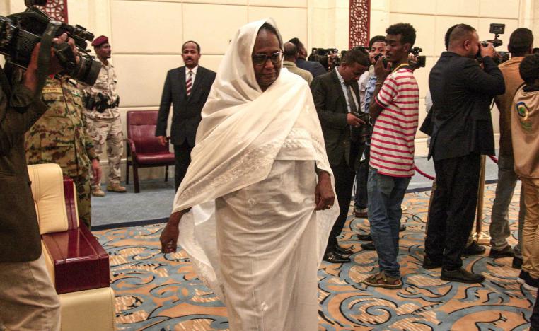 أول امرأة تتسلم وزارة الخارجية في السودان
