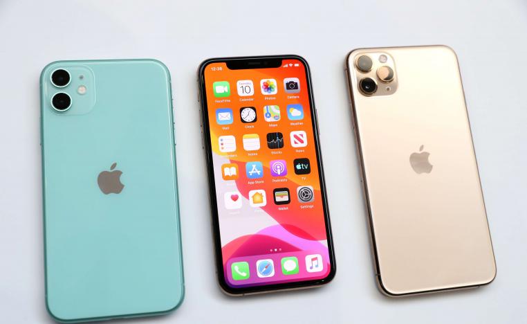 'آيفون 11' (يسار) و'آيفون 11 برو'