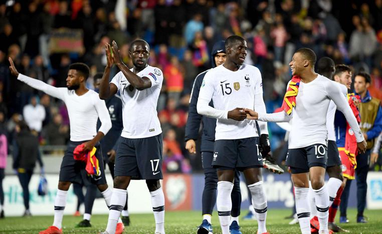 مدرب فرنسا يلوم 'الروزنامات المجنونة'