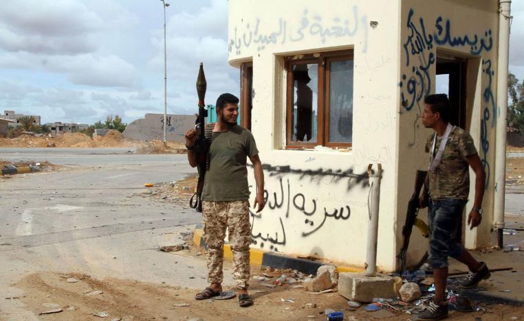 مقاتلون موالون لحكومة السراج في اطراف طرابلس الجنوبية