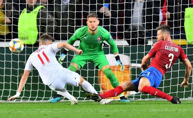 أنكلترا وتشيكيا