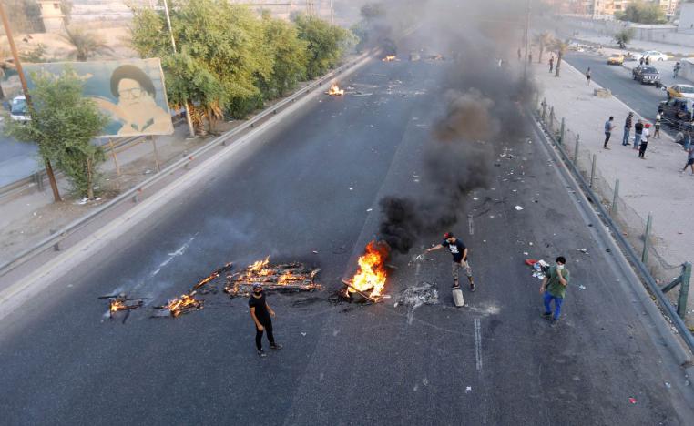 عراقيون يتظاهرون في مقتربات مدينة الصدر في بغداد