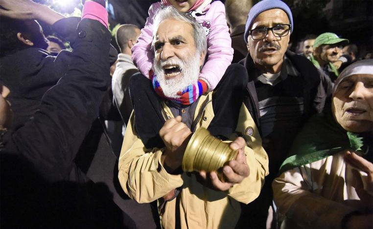 Algerian protesters keep up pressure on the ruling elite