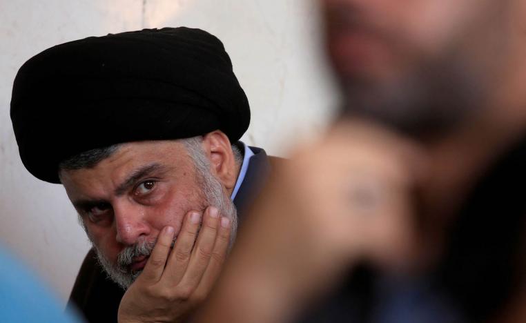 الزعيم الشيعي مقتدى الصدر خلال صلاة الجمعة في الكوفة
