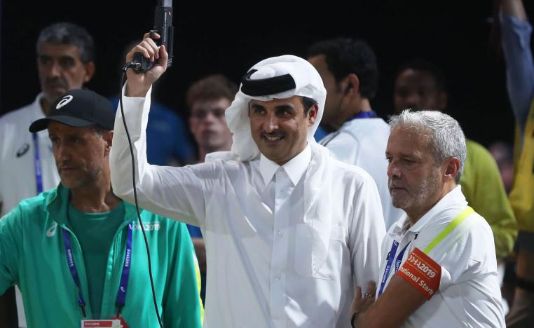 الشيخ تميم بن حمد أمير قطر يطلق طلقة البداية لسباق