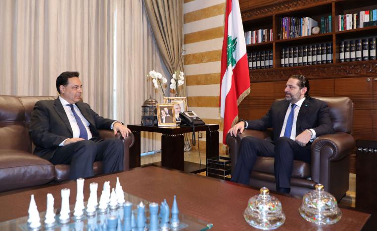 سعد الحريري (يمين) يلتقي المكلف بتشكيل حكومة في لبنان حسان دياب