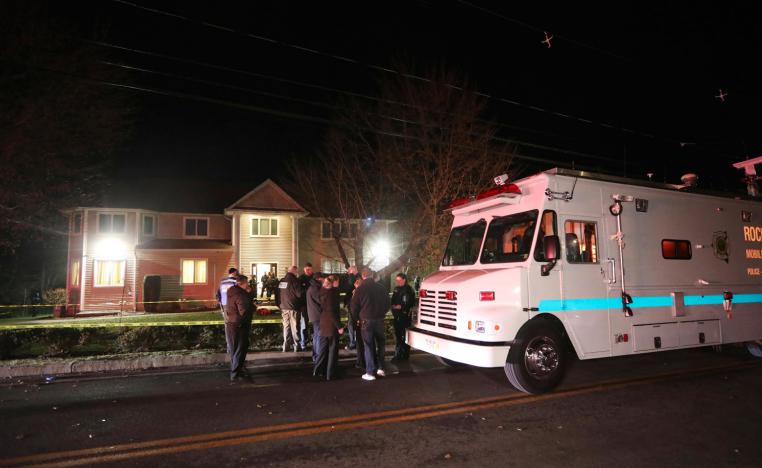 خمسة أشخاص أصيبوا اثنين منهم في حالة حرجة