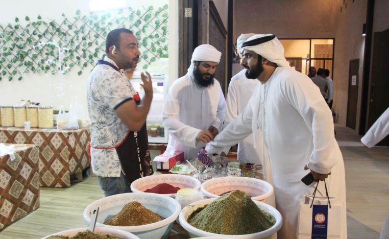 تجار في مهرجان الظفرة