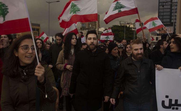 اللبنانيون يطالبون بحكومة مستعجلة خالية من الانتماءات الحزبية